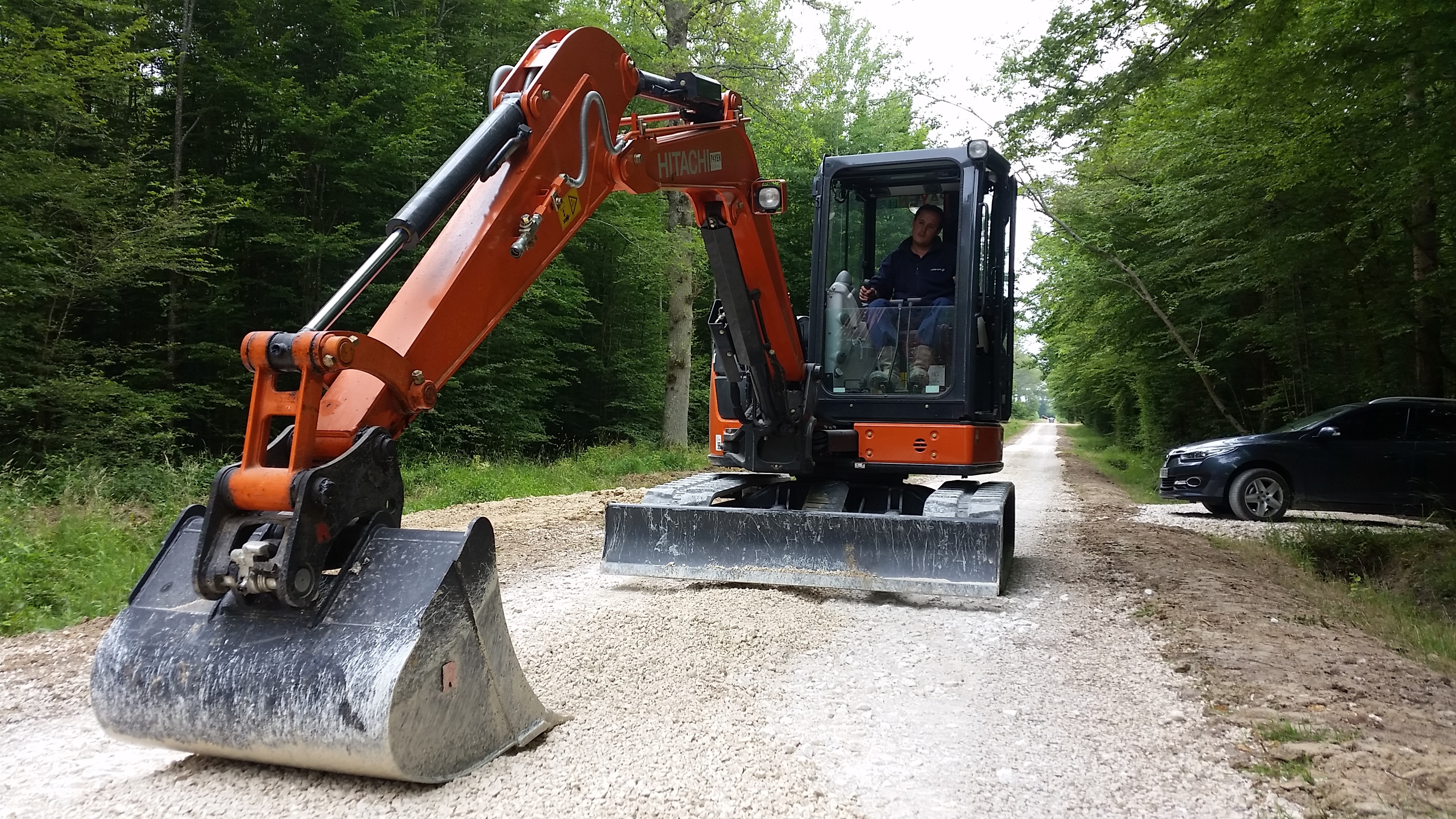 Location de mini pelle avec chauffeur Groupe Noblet